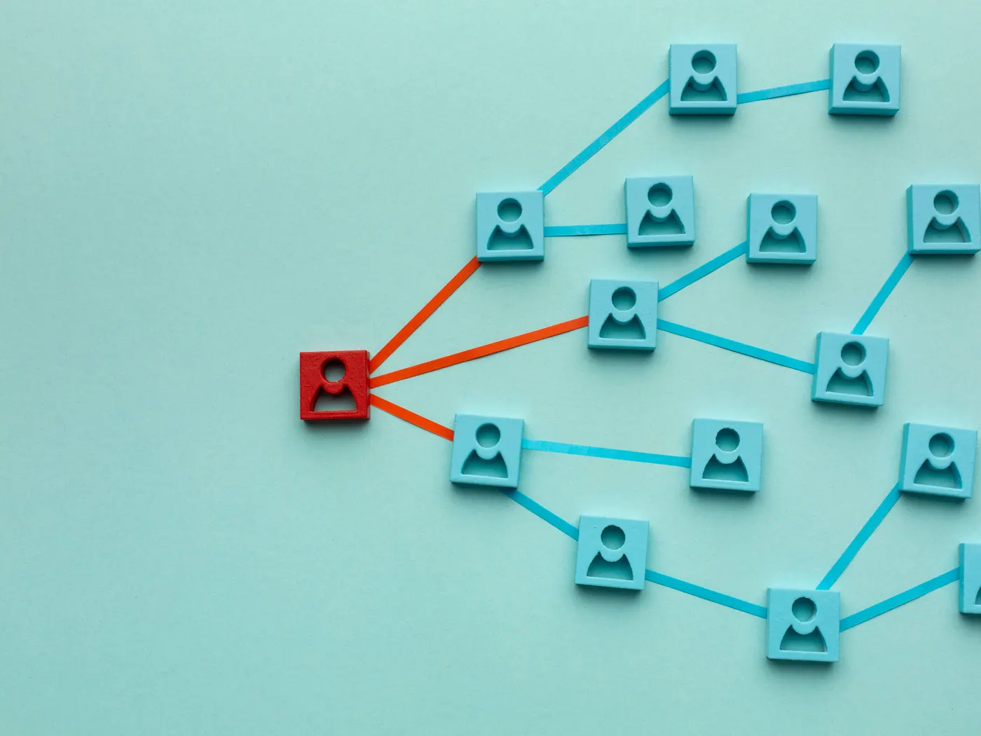 Connected people icons mapping out an organisation chart